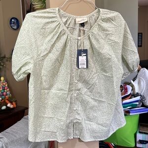 NWT Universal Threads top